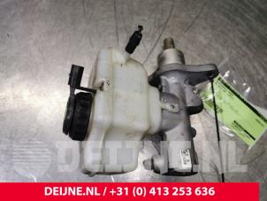 Volkswagen Golf Master cylinder O132498 photo 3