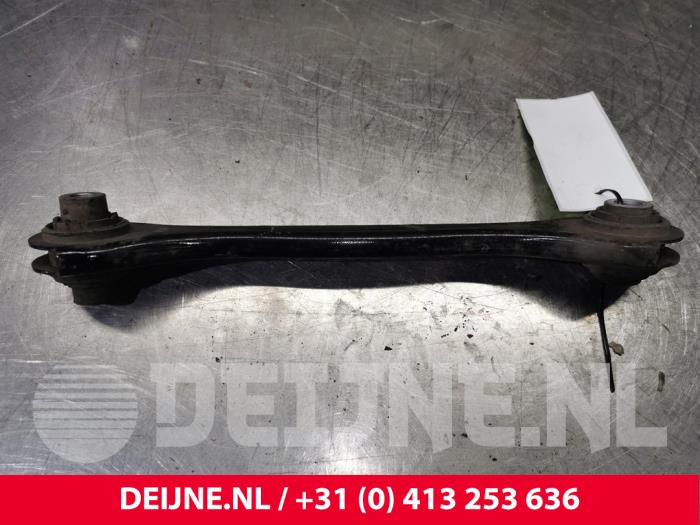 Volkswagen Golf Lower wishbone, rear right O132526