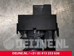 Volvo XC40 Parking brake switch O132543 photo 3