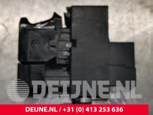 Volvo XC40 Parking brake switch O132543 photo 2