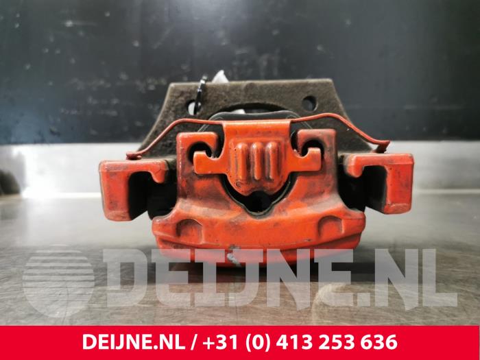 BMW 5-Serie Remklauw (Tang) links-achter O132559