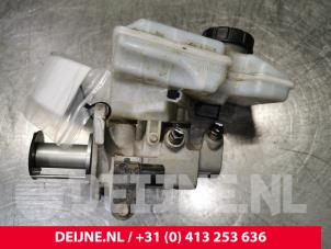 Volkswagen Golf Hoofdremcilinder O132613 foto 2