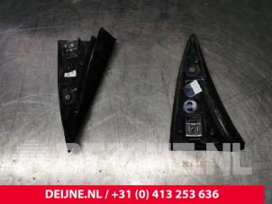Renault Captur Spoiler tailgate O132677 photo 2