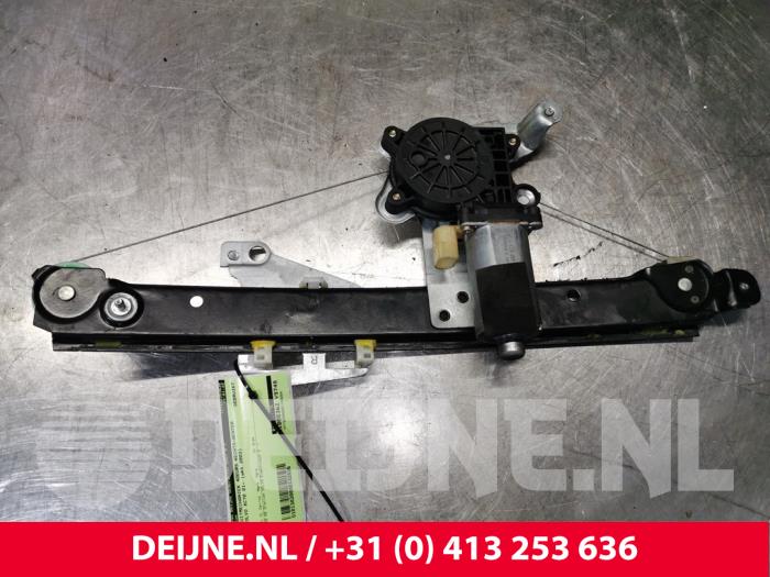 Volvo XC70 Ruitmechaniek 4Deurs rechts-achter O132826