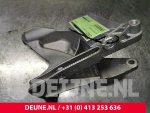 Volkswagen Transporter Engine mount O132908 photo 2