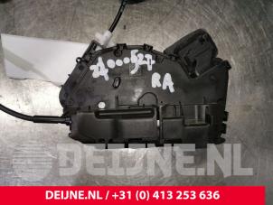 Mercedes Sprinter Door lock mechanism 2-door, right O133178 foto 3