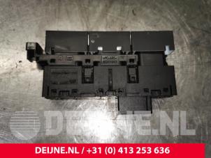 Volkswagen Golf Start/Stopp Schalter O133192 foto 3
