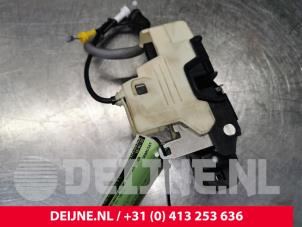 Volvo XC40 Deurslot Mechaniek 4Deurs rechts-achter O133339 foto 2