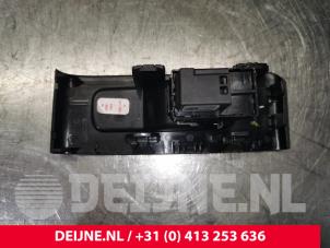 Volvo XC40 Electric window switch O133341 photo 3
