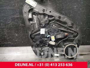 Gebruikte Raammechaniek 4Deurs rechts-achter Volvo XC40 (XZ) 1.5 T5 Twin Engine 16V Prijs € 175,00 Margeregeling aangeboden door van Deijne Onderdelen Uden B.V.