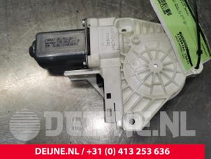 Audi A1 Door window motor O133366 photo 2