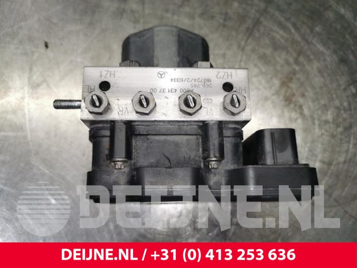 Mercedes B-Klasse ABS pump O133384