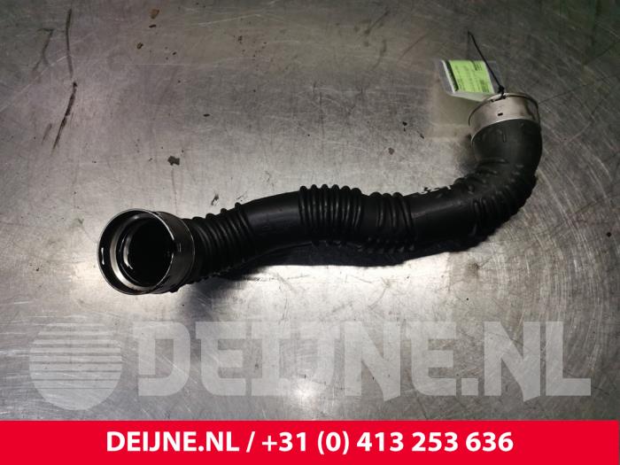 Gebruikte Intercooler Buis Mercedes B (W246/W242) 2.2 B-220 CDI BlueEFFICIENCY,d 16V Prijs € 15,00 Margeregeling aangeboden door van Deijne Onderdelen Uden B.V.