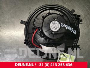 Gebruikte Chaufage Ventilatiemotor Volkswagen Golf VIII (CD1) 1.5 eTSI 16V Prijs € 65,00 Margeregeling aangeboden door van Deijne Onderdelen Uden B.V.