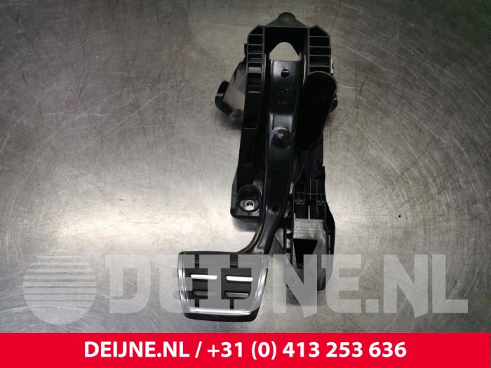 Volkswagen Golf Brake pedal O134018
