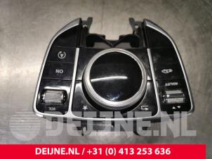 Mercedes C-Klasse Regeleinheit Multi Media O134068 foto 3