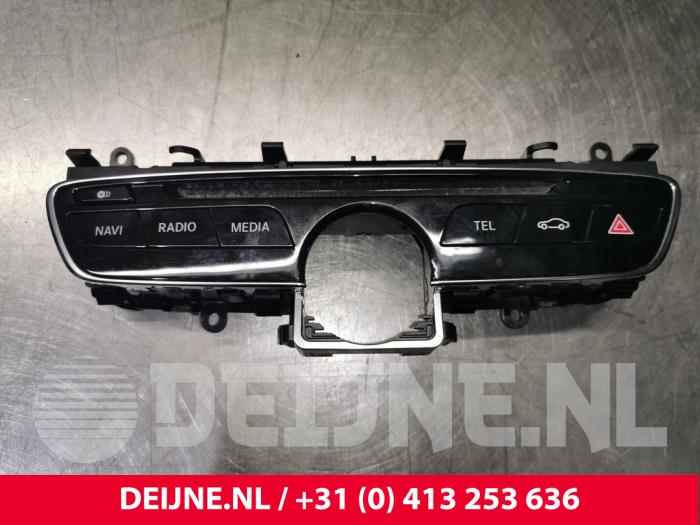Mercedes C-Klasse Radiobedienings paneel O134070