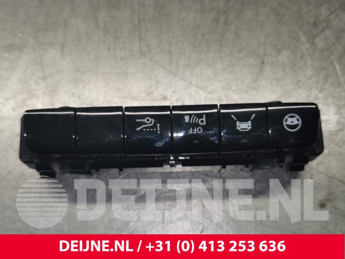 Mercedes C-Klasse PDC Schakelaar O134086