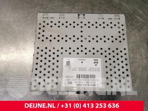 Mercedes C-Klasse Regeleinheit Multi Media O134103 foto 3