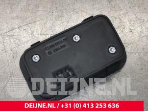 Mercedes C-Klasse Tailgate switch O134133 photo 2