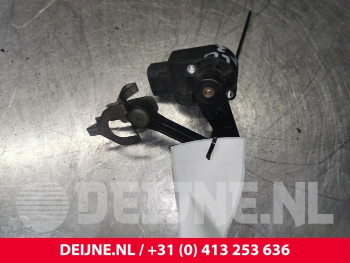 Mercedes C-Klasse Xenon height adjustment O134148
