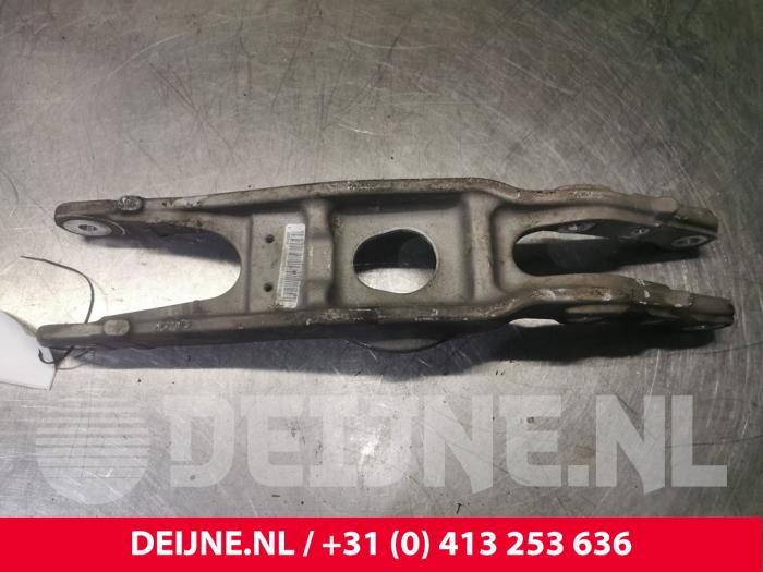 Mercedes C-Klasse Veerschotel links-achter O134248