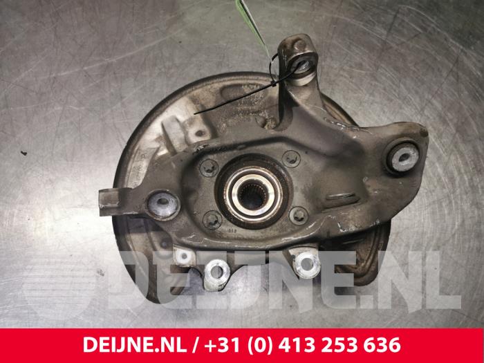 Mercedes C-Klasse Knuckle, rear left O134250
