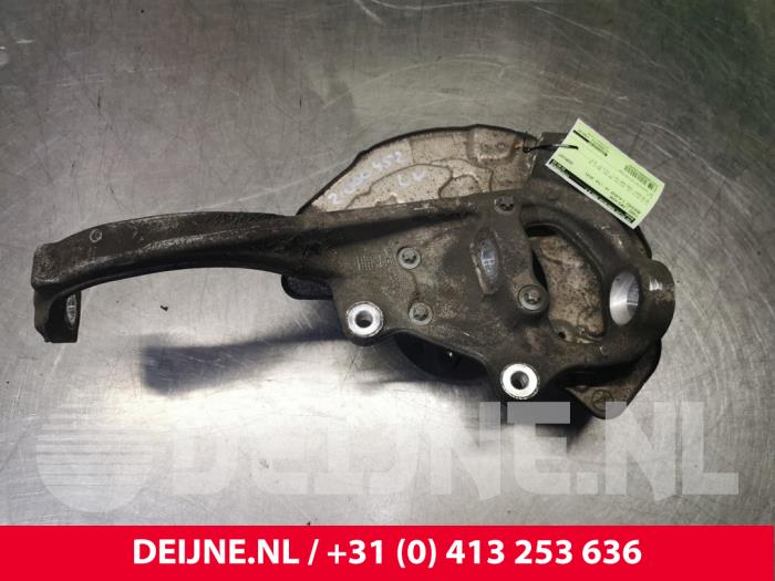 Mercedes C-Klasse Knuckle, front left O134252