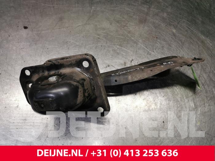 Volkswagen Golf Querlenker rechts hinten O134263