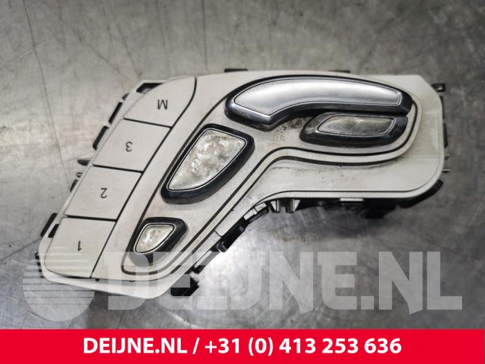 Mercedes C-Klasse Stoelverstellings Schakelaar O134427