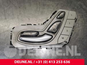 Mercedes C-Klasse Sitzverstellung Schalter O134427 foto 2