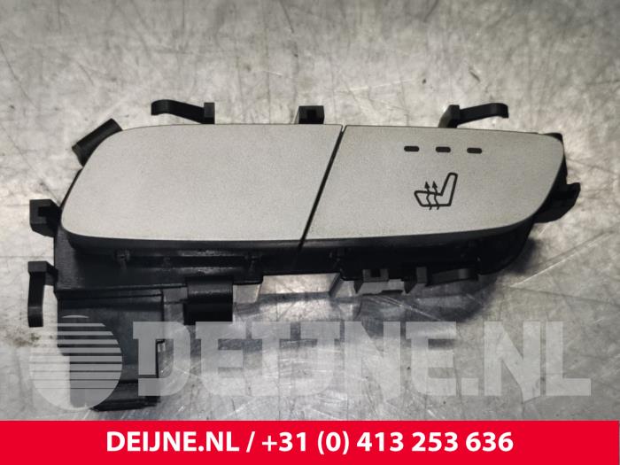 Mercedes C-Klasse Seat heating switch O134428
