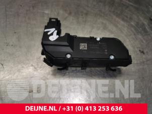 Mercedes C-Klasse Stoelverwarmings Schakelaar O134428 foto 3