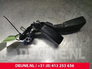 Mercedes C-Klasse Rear seatbelt buckle, right O134432 photo 3