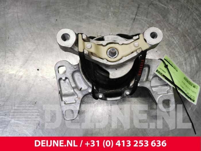 Volvo V40 Engine mount O134513