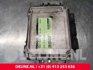 Renault Master Computer Motormanagement O134949 foto 2