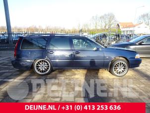 Gebruikte Deurruit 4Deurs rechts-achter Volvo V70 (GW/LW/LZ) 2.5 T Turbo 20V Prijs € 50,00 Margeregeling aangeboden door van Deijne Onderdelen Uden B.V.