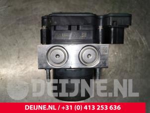 Volkswagen Crafter ABS Pumpe O135103 foto 3