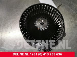 Volkswagen Crafter Heating and ventilation fan motor O135109 photo 2