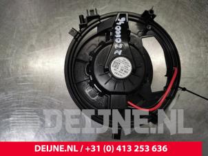 Volkswagen Crafter Heating and ventilation fan motor O135109 photo 3