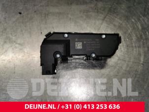 Mercedes C-Klasse Stoelverwarmings Schakelaar O135152 foto 3