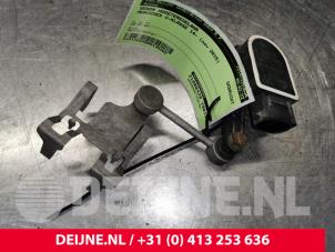 Mercedes C-Klasse Xenon height adjustment O135202 photo 3