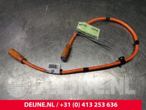 Gebruikte HV kabel (hoog voltage) Mercedes C Estate (S205) C-350 e 2.0 16V Prijs € 75,00 Margeregeling aangeboden door van Deijne Onderdelen Uden B.V.