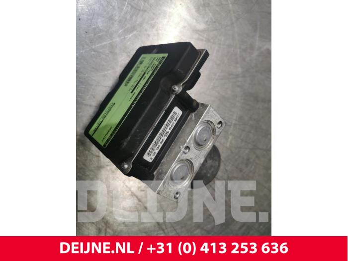 Gebruikte ABS Pomp Volkswagen Crafter 2.5 TDI 30/32/35/46/50 Prijs € 242,00 Inclusief btw aangeboden door van Deijne Onderdelen Uden B.V.
