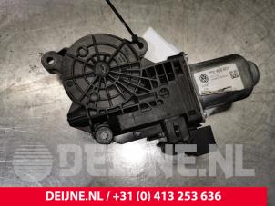 Volkswagen Golf Door window motor O135331 photo 3