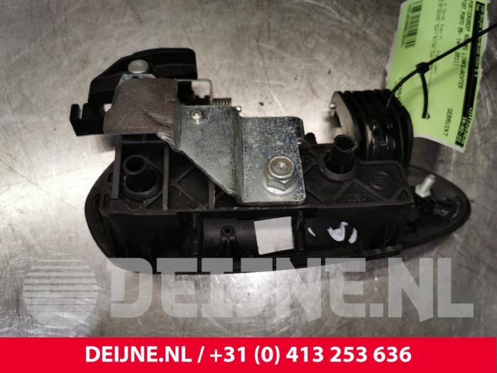 Deurgreep 4Deurs links-achter van een Fiat Punto Evo (199) 1.3 JTD Multijet 85 16V Euro 5 2011