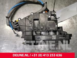 Gebruikte Deurslot Mechaniek 4Deurs links-achter Mercedes GLE Coupe (C167) 53 AMG EQ Boost 3.0 24V 4-Matic+ Prijs € 45,00 Margeregeling aangeboden door van Deijne Onderdelen Uden B.V.