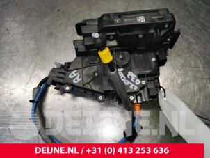 Mercedes GLE Deurslot Mechaniek 4Deurs rechts-achter O135425 foto 2