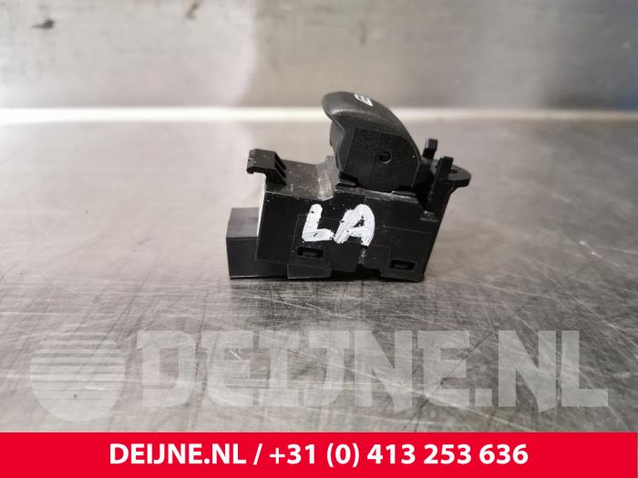 Volvo V40 Electric window switch O135454