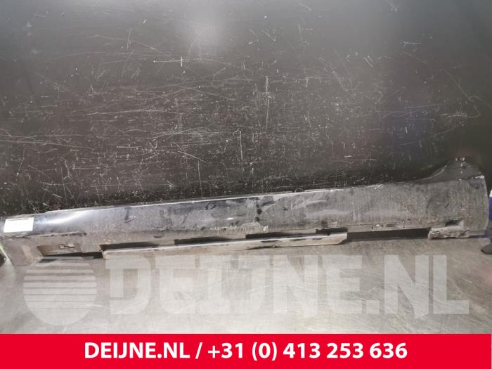 Volvo V40 Seitenschürze links O135487